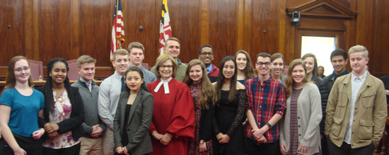 Students visiting court